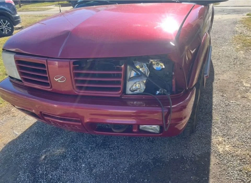 1998 Oldsmobile Bravada - Image 2 of 3