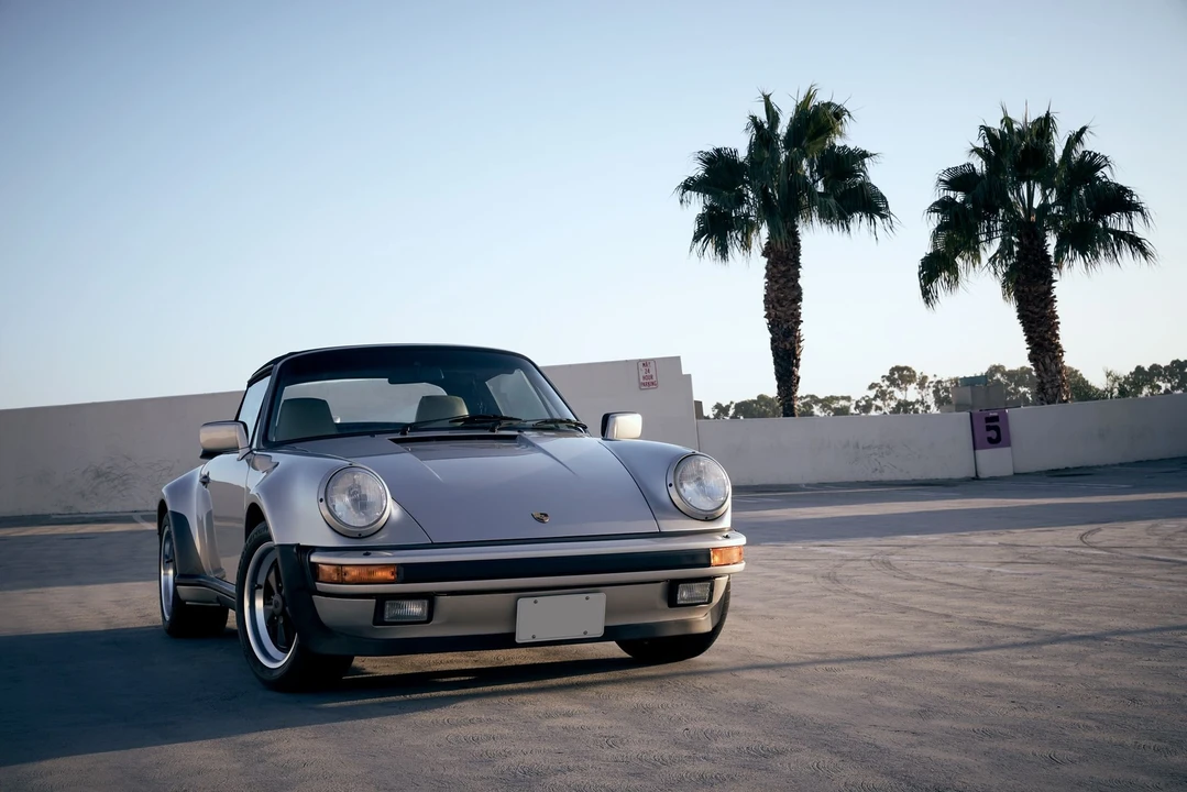 1989 Porsche 911 - Image 2 of 13