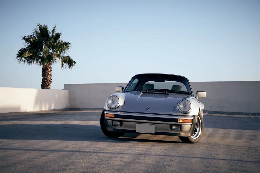 1989 Porsche 911 - Image 2 of 15