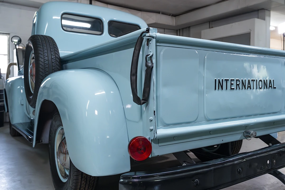 1955 International - Image 16 of 31
