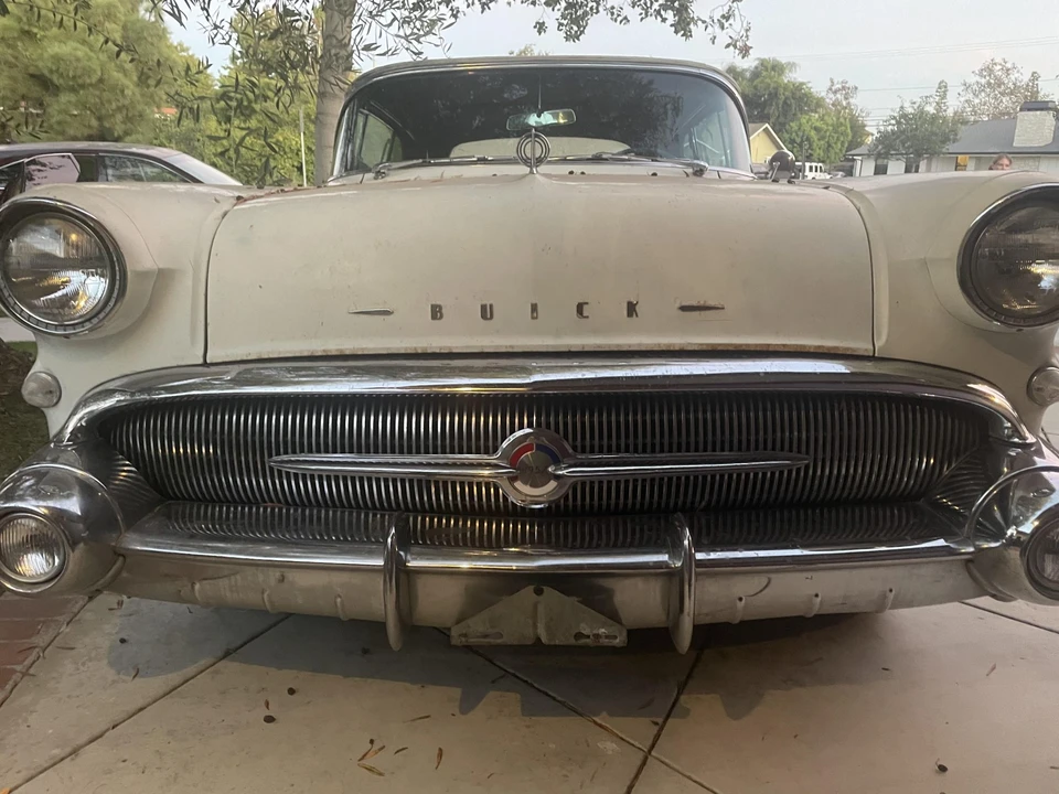 1957 Buick Roadmaster - Image 28 of 31