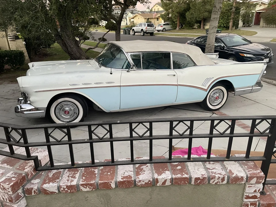 1957 Buick Roadmaster - Image 25 of 31