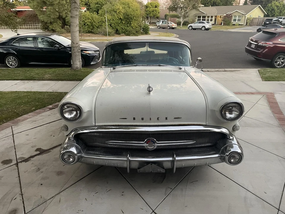 1957 Buick Roadmaster - Image 5 of 31