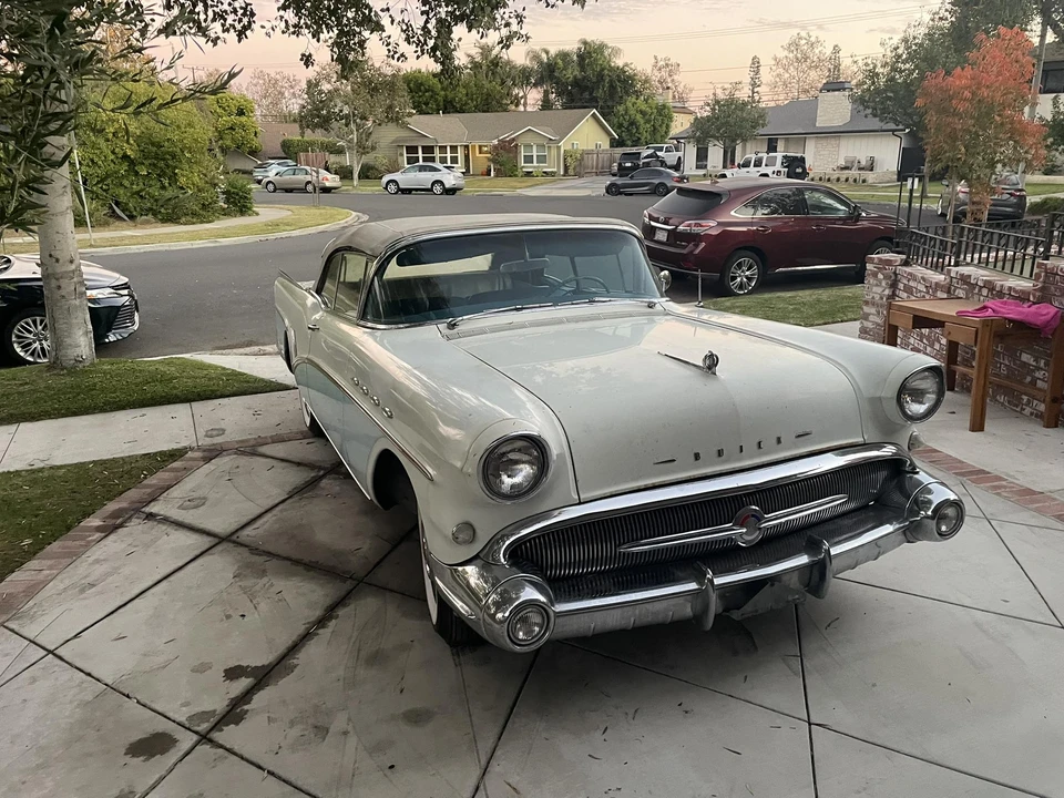1957 Buick Roadmaster - Image 6 of 31