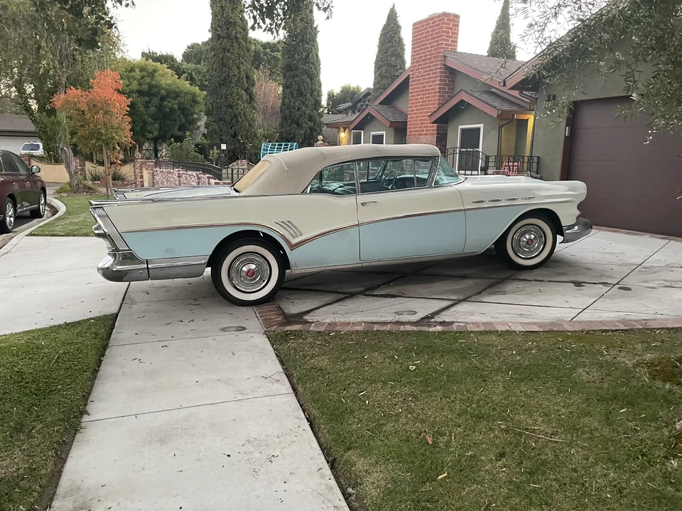 1957 Buick Roadmaster - Image 10 of 31