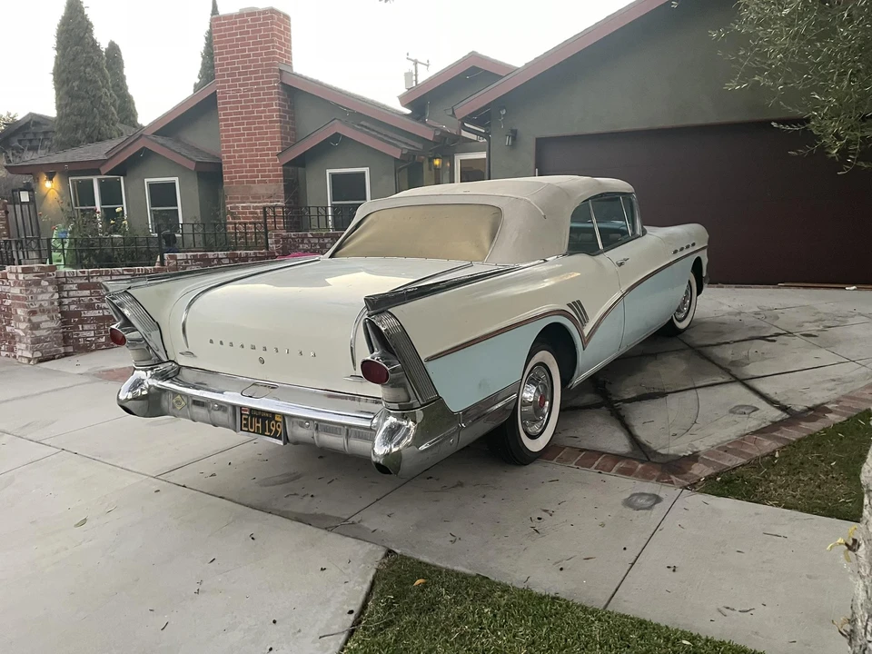 1957 Buick Roadmaster - Image 13 of 31