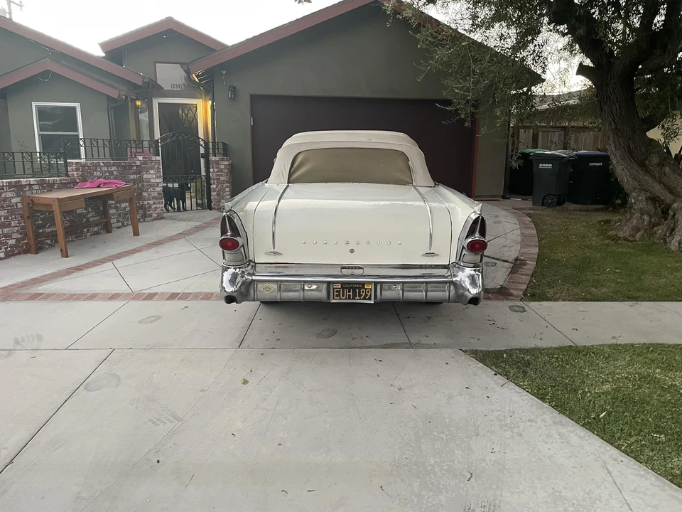 1957 Buick Roadmaster - Image 16 of 31