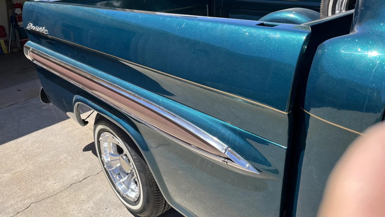 1959 Chevrolet Task Force - Image 14 of 31