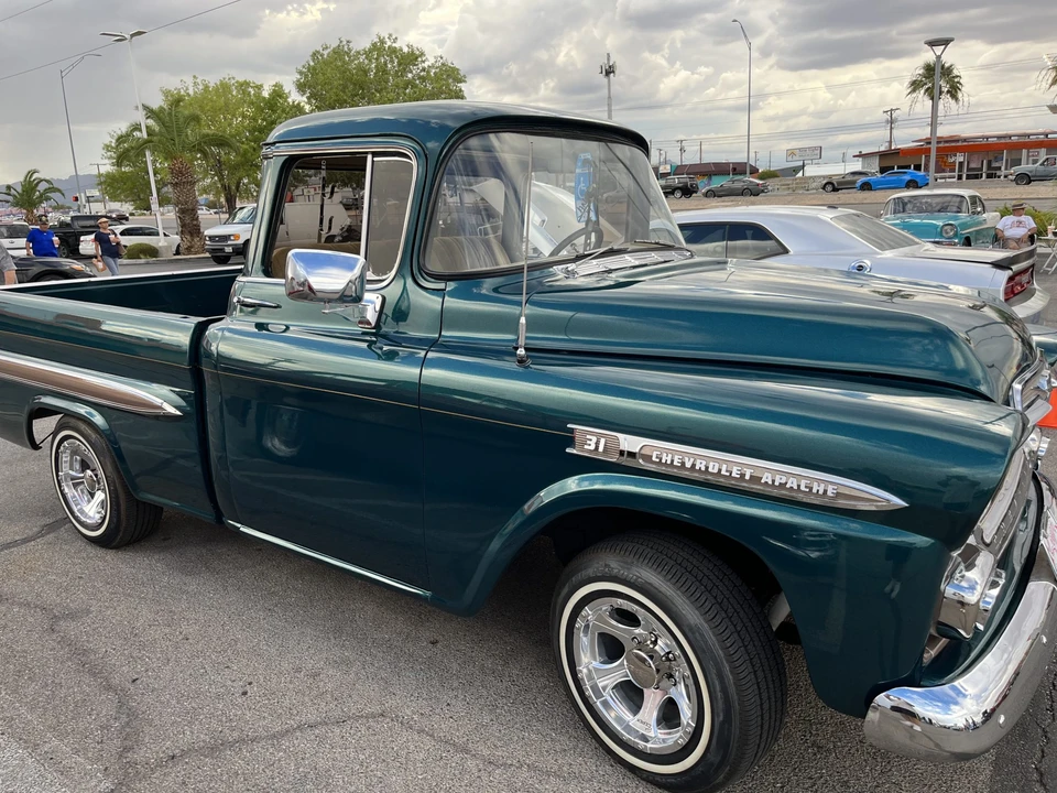 1959 Chevrolet Task Force - Image 6 of 31