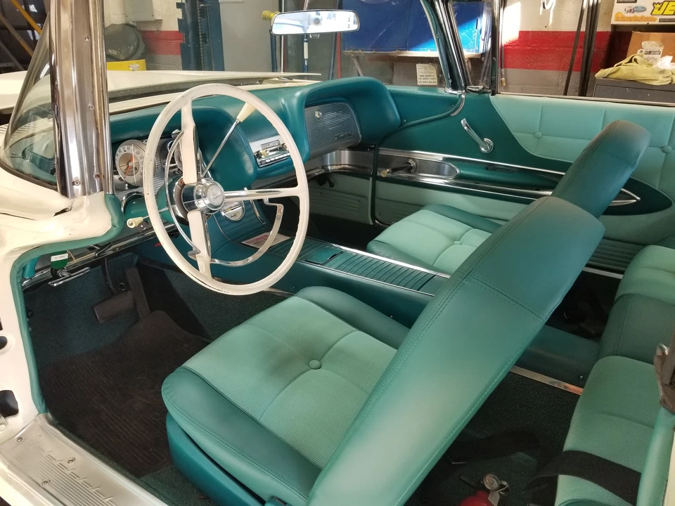 1960 Ford Thunderbird 2nd Gen - Image 21 of 31