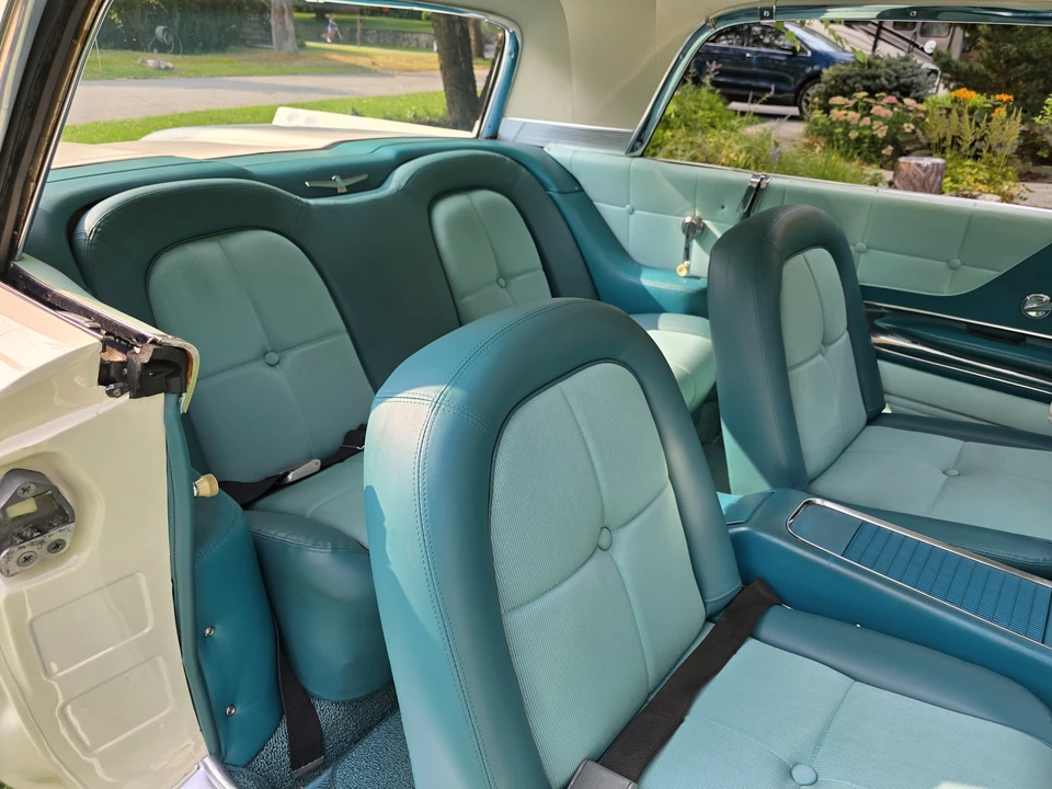 1960 Ford Thunderbird 2nd Gen - Image 26 of 31