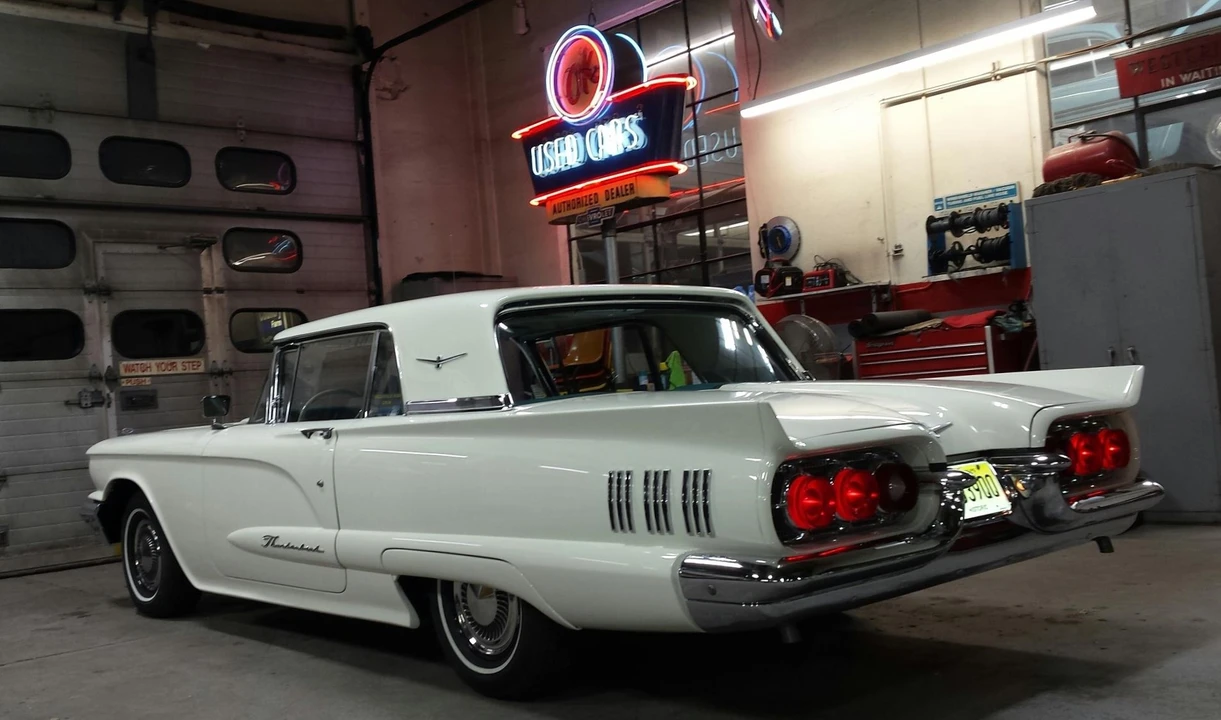 1960 Ford Thunderbird 2nd Gen - Image 13 of 31