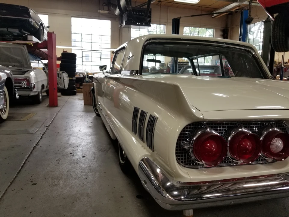 1960 Ford Thunderbird 2nd Gen - Image 14 of 31