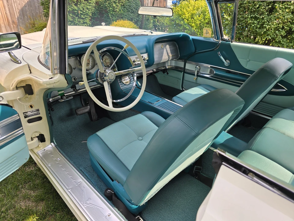 1960 Ford Thunderbird 2nd Gen - Image 20 of 31