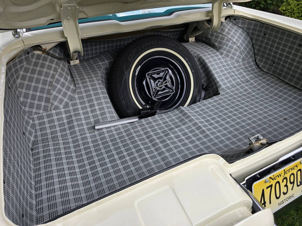 1960 Ford Thunderbird 2nd Gen - Image 28 of 31