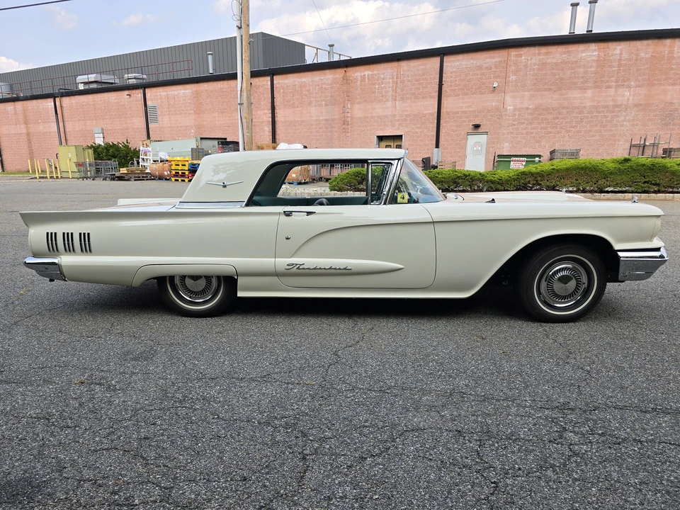1960 Ford Thunderbird 2nd Gen - Image 9 of 31