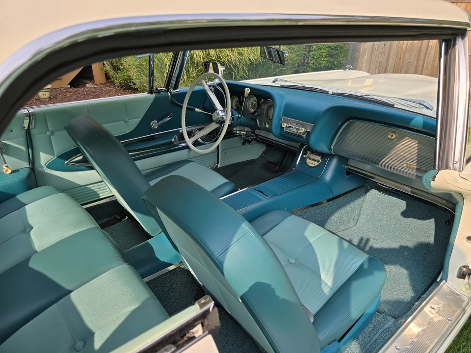 1960 Ford Thunderbird 2nd Gen - Image 25 of 31