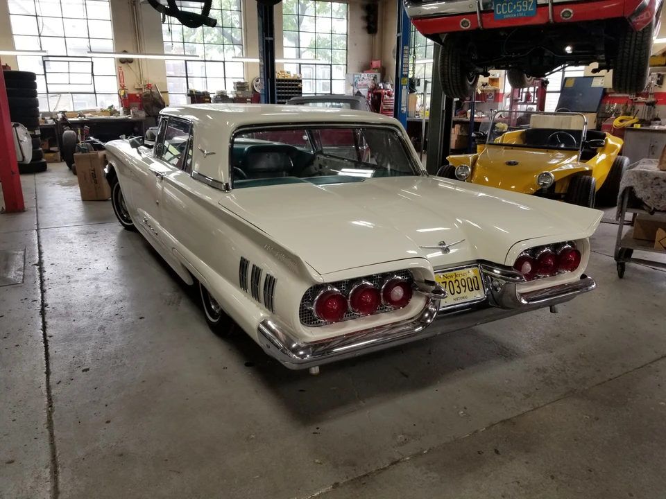 1960 Ford Thunderbird 2nd Gen - Image 12 of 31
