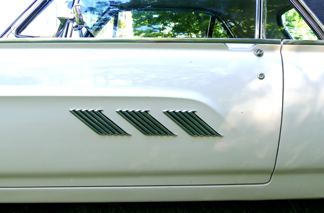 1963 Ford Thunderbird 3rd Gen - Image 13 of 31