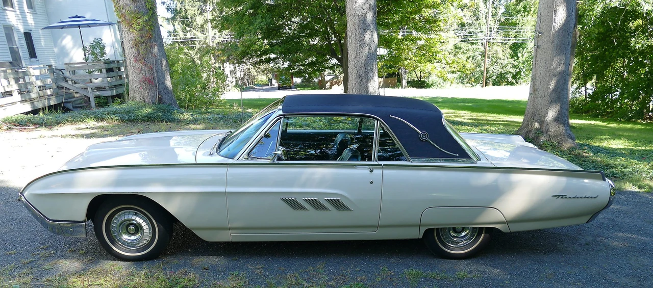1963 Ford Thunderbird 3rd Gen - Image 7 of 31