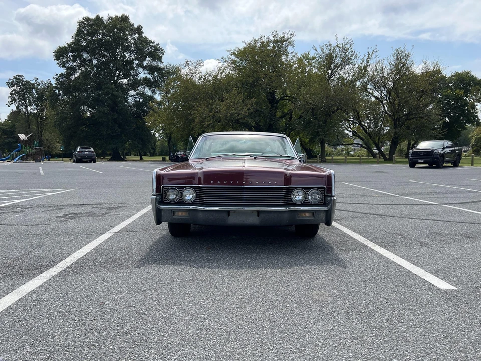 1966 Lincoln Continental 4th Gen - Image 25 of 31