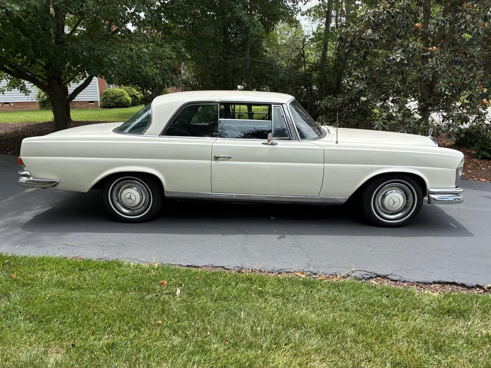 1967 Mercedes-Benz W111 Coupe - Image 16 of 31