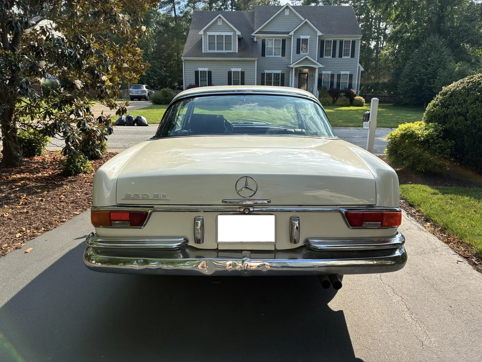 1967 Mercedes-Benz W111 Coupe - Image 9 of 31