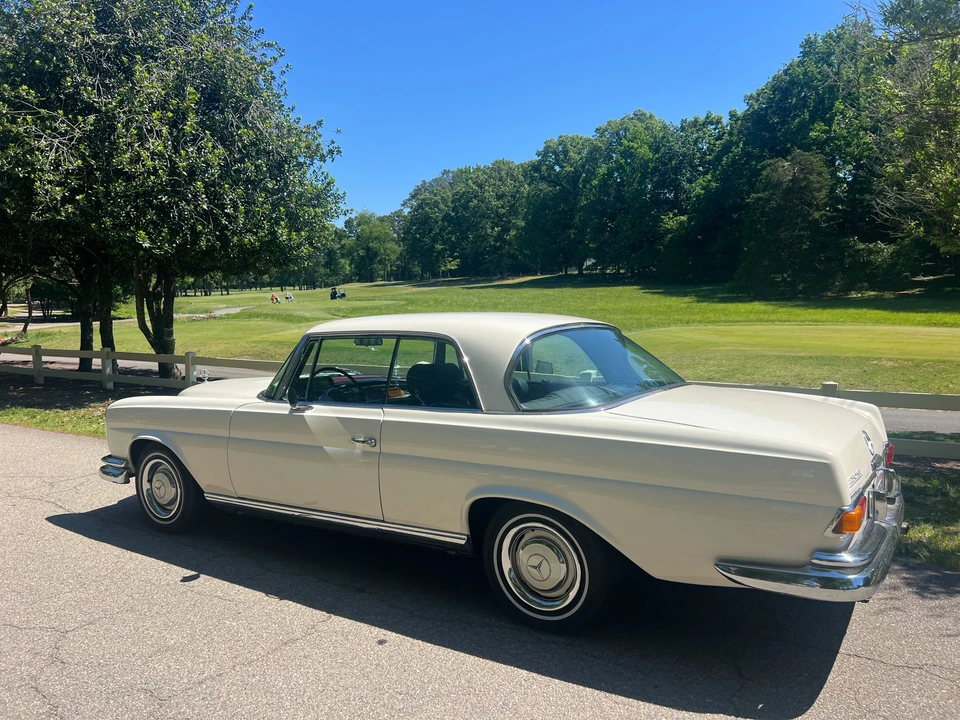 1967 Mercedes-Benz W111 Coupe - Image 6 of 31