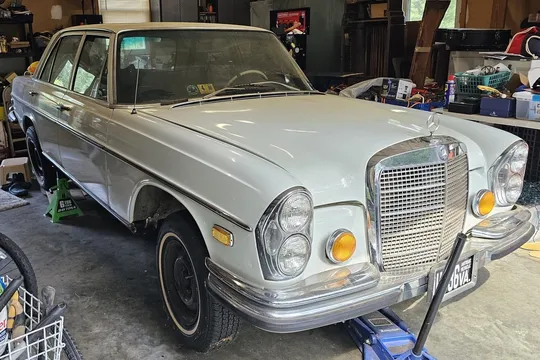 1970 Mercedes-Benz 280SE Sedan