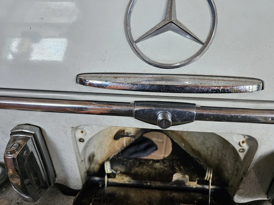 1970 Mercedes-Benz W108 & W109 - Image 15 of 31