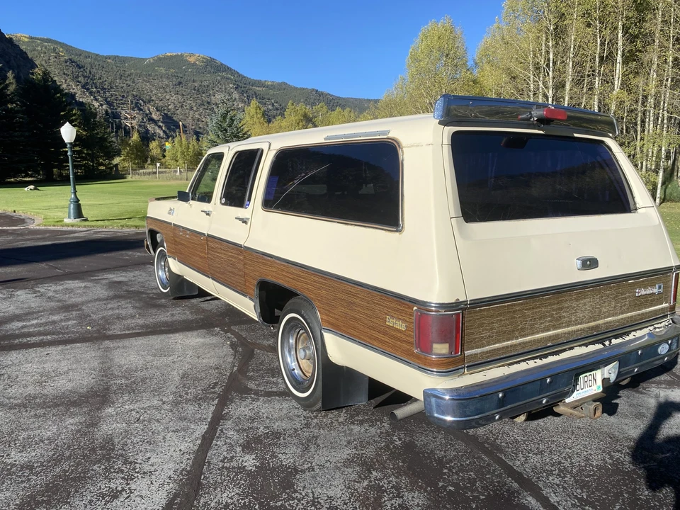 1976 GMC Suburban 7th Gen - Image 10 of 31