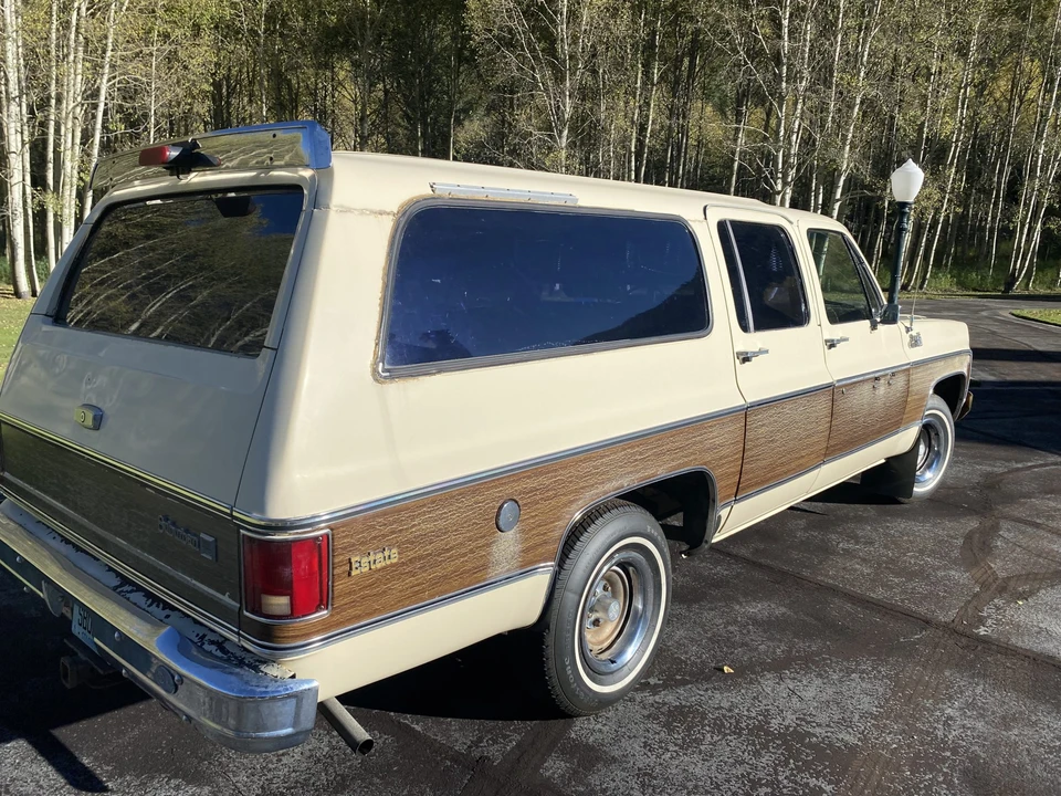 1976 GMC Suburban 7th Gen - Image 6 of 31