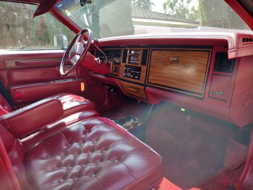 1984 Cadillac Seville - Image 25 of 31