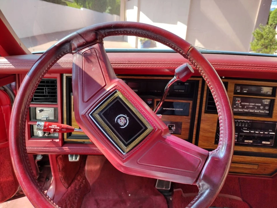 1984 Cadillac Seville - Image 28 of 31