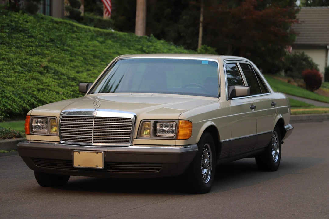 1984 Mercedes-Benz W126 S-Class Sedan - Image 13 of 31