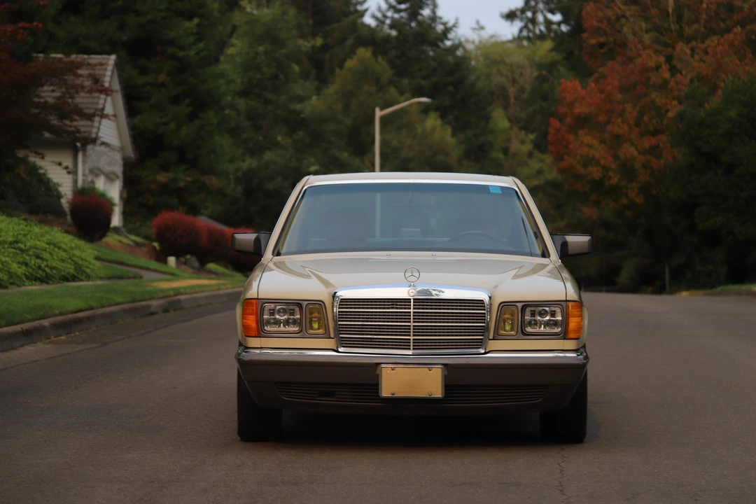 1984 Mercedes-Benz W126 S-Class Sedan - Image 10 of 31