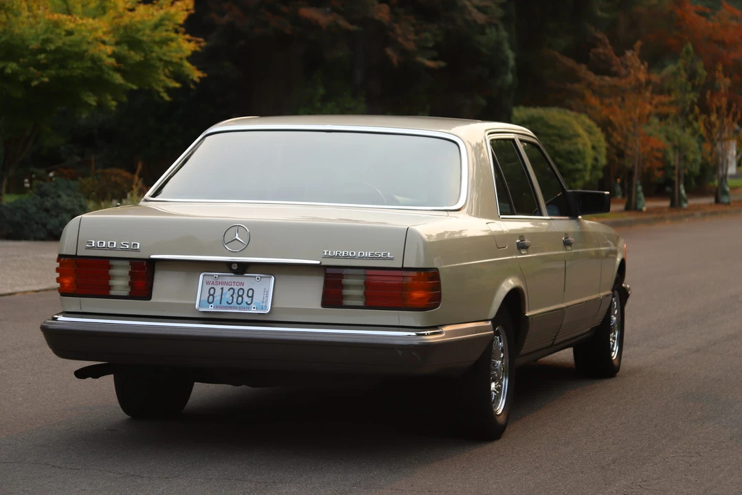 1984 Mercedes-Benz W126 S-Class Sedan - Image 19 of 31