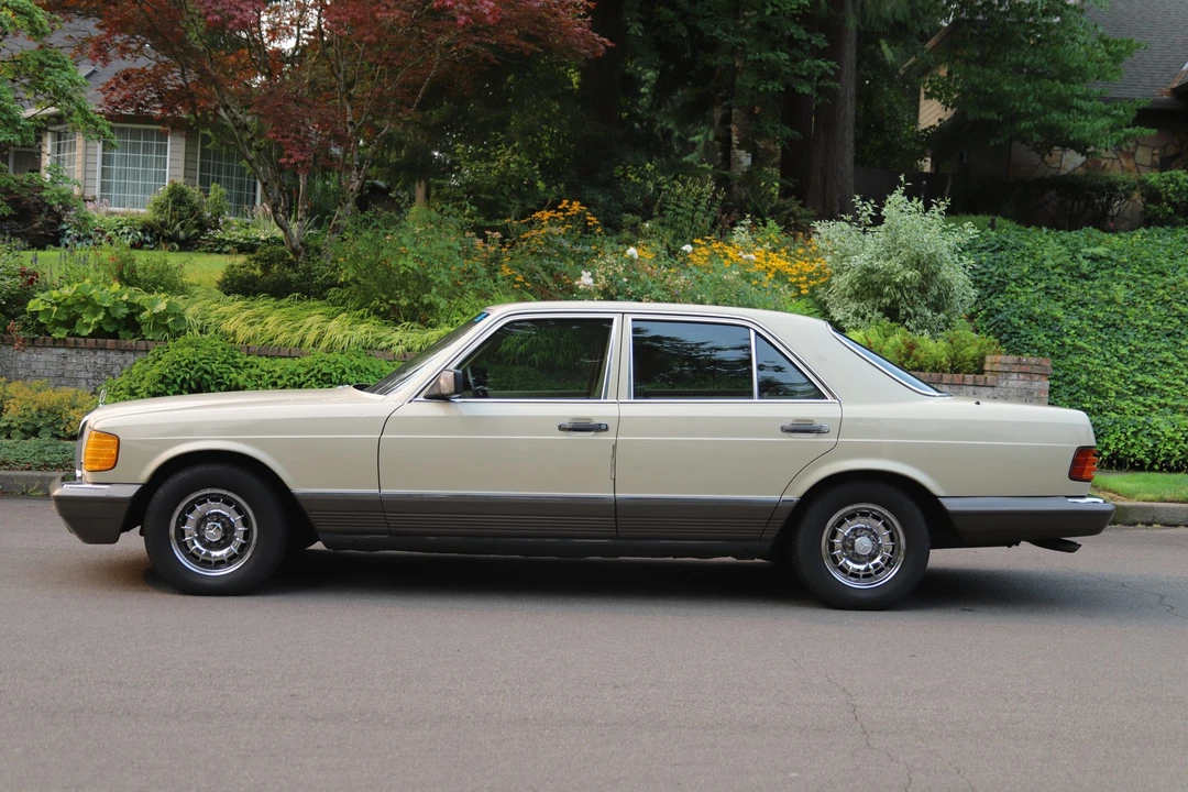 1984 Mercedes-Benz W126 S-Class Sedan - Image 15 of 31