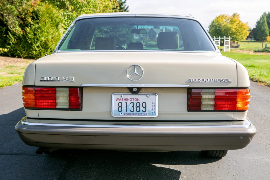 1984 Mercedes-Benz W126 S-Class Sedan - Image 18 of 31