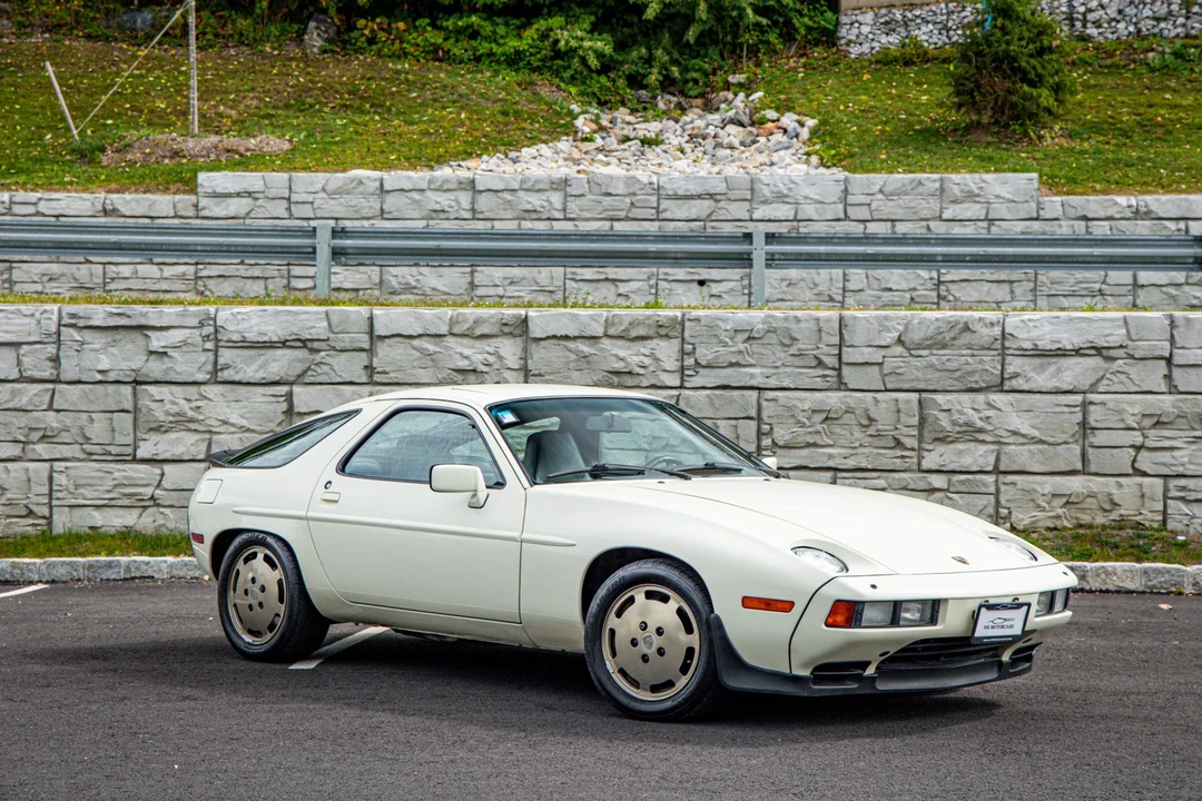 1984 Porsche 928 S - Image 4 of 31