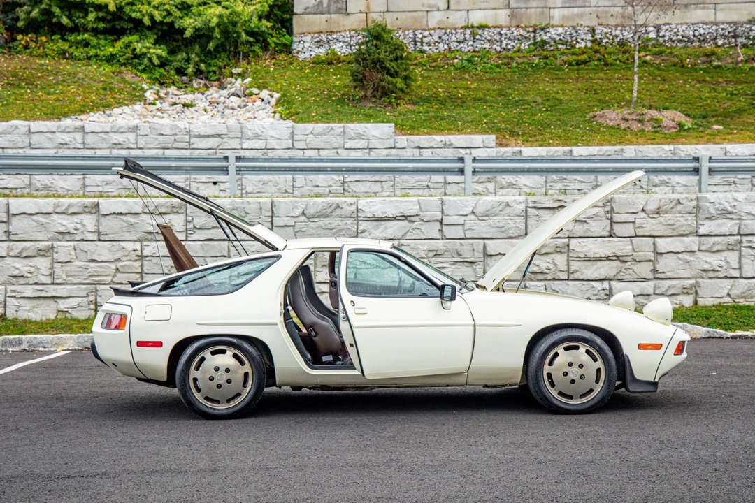 1984 Porsche 928 S - Image 29 of 31