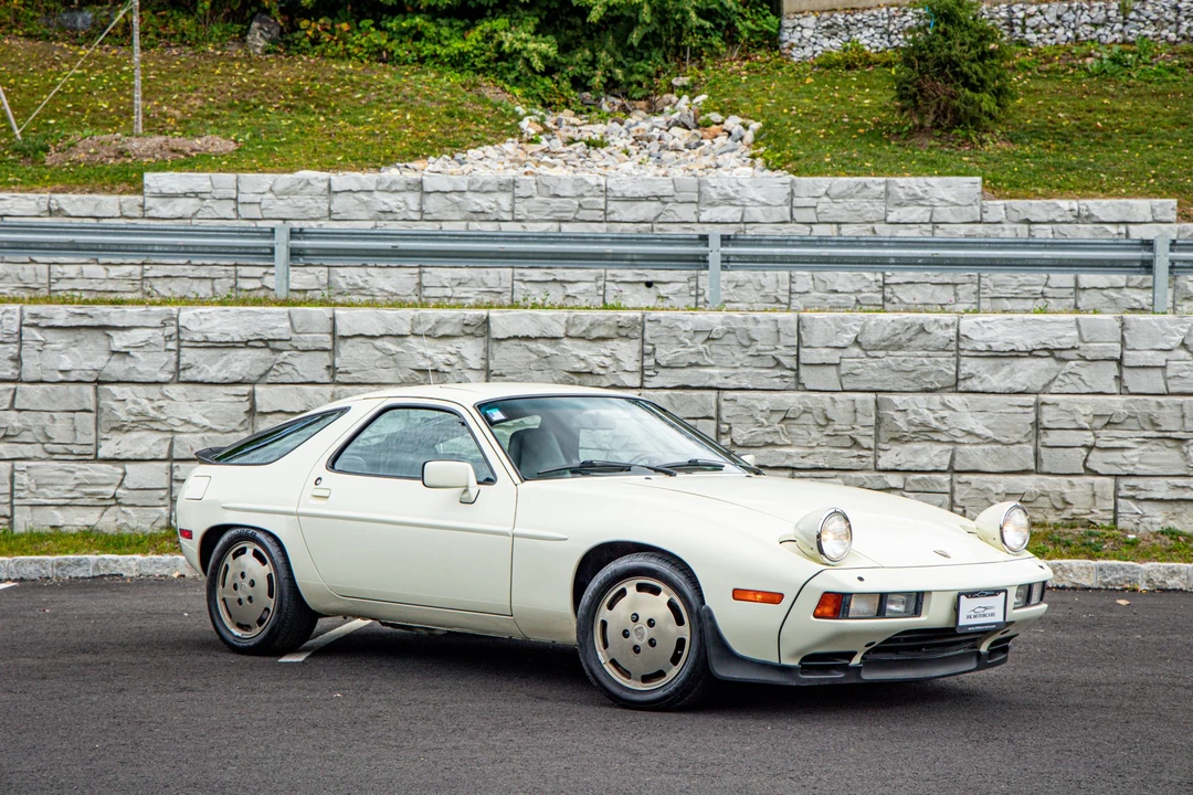 1984 Porsche 928 S - Image 6 of 31