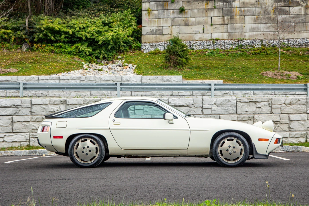 1984 Porsche 928 S - Image 11 of 31