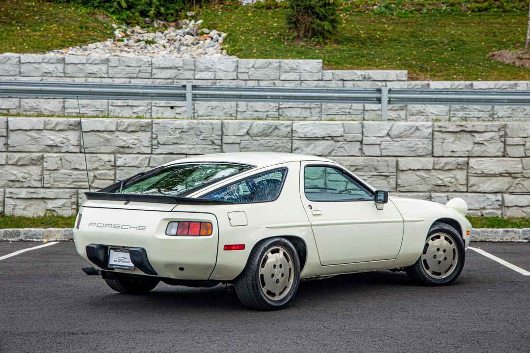 1984 Porsche 928 S - Image 14 of 31
