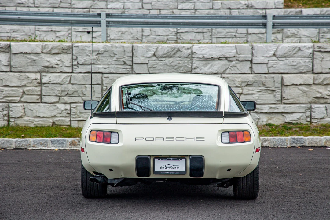 1984 Porsche 928 S - Image 16 of 31