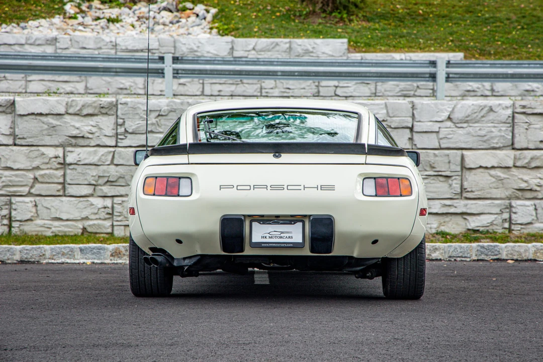 1984 Porsche 928 S - Image 17 of 31