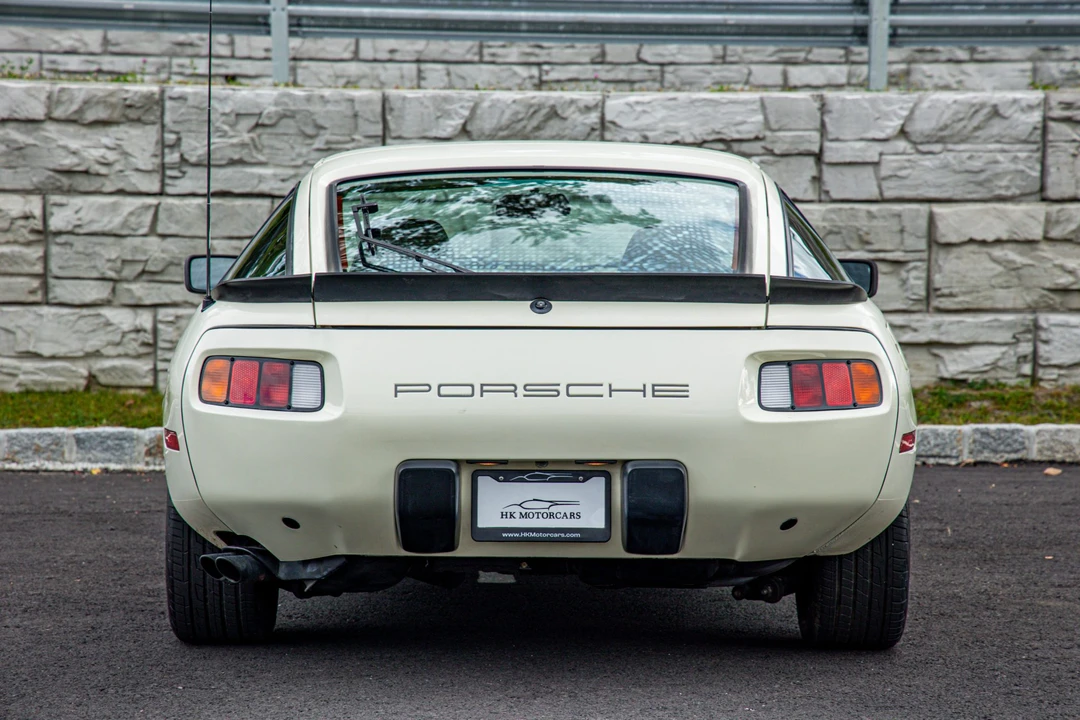 1984 Porsche 928 S - Image 18 of 31