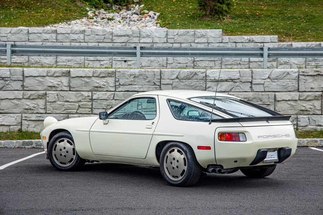 1984 Porsche 928 S - Image 19 of 31