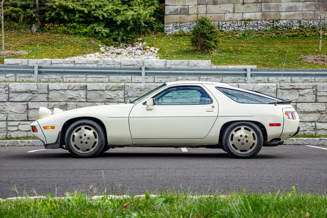 1984 Porsche 928 S - Image 22 of 31