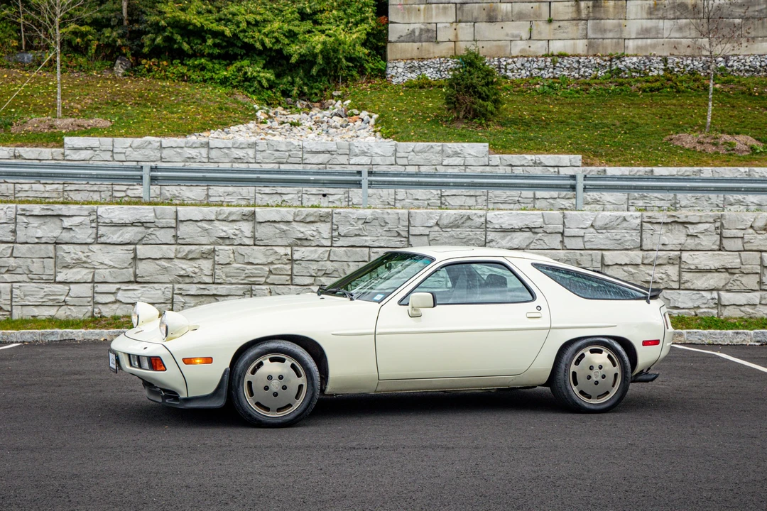 1984 Porsche 928 S - Image 23 of 31
